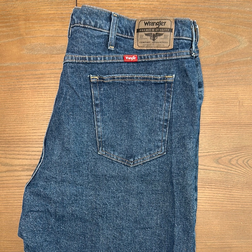 Wrangler Relaxed Blue Jeans Classic Fit
